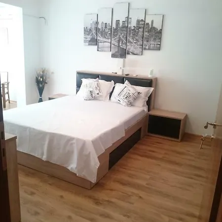 Guest House *